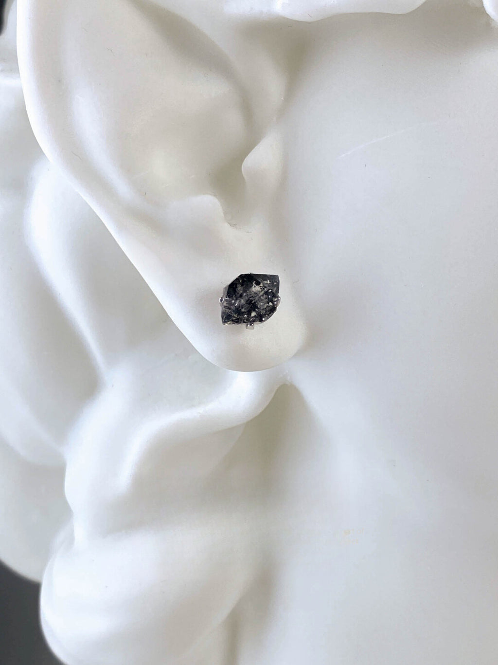 Shining Basic Earrings Niche Personality · Large Shining