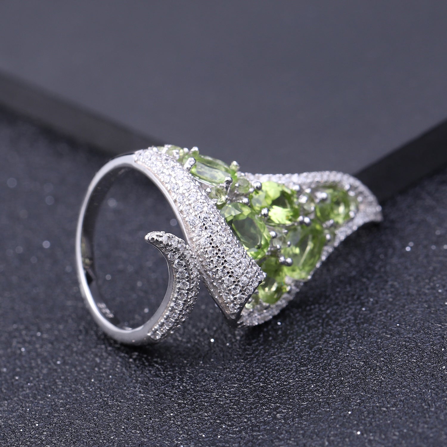 Exaggerated Personality Luxurious S925 Silver Natural Peridot Ring Open Ring