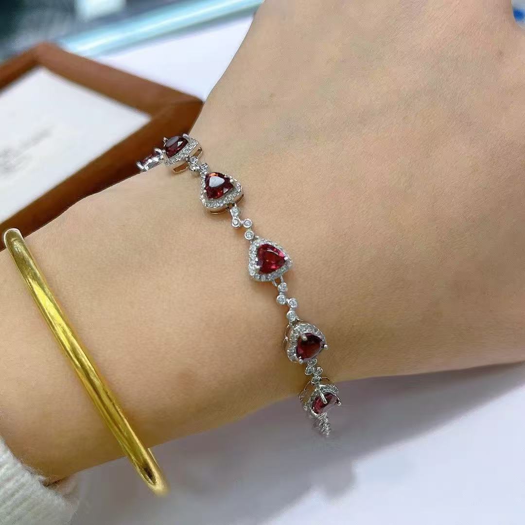 S925 Silver Platinum Plated Inlaid Natural Magnesia Garnet Main Stone Size 5mm Bracelet