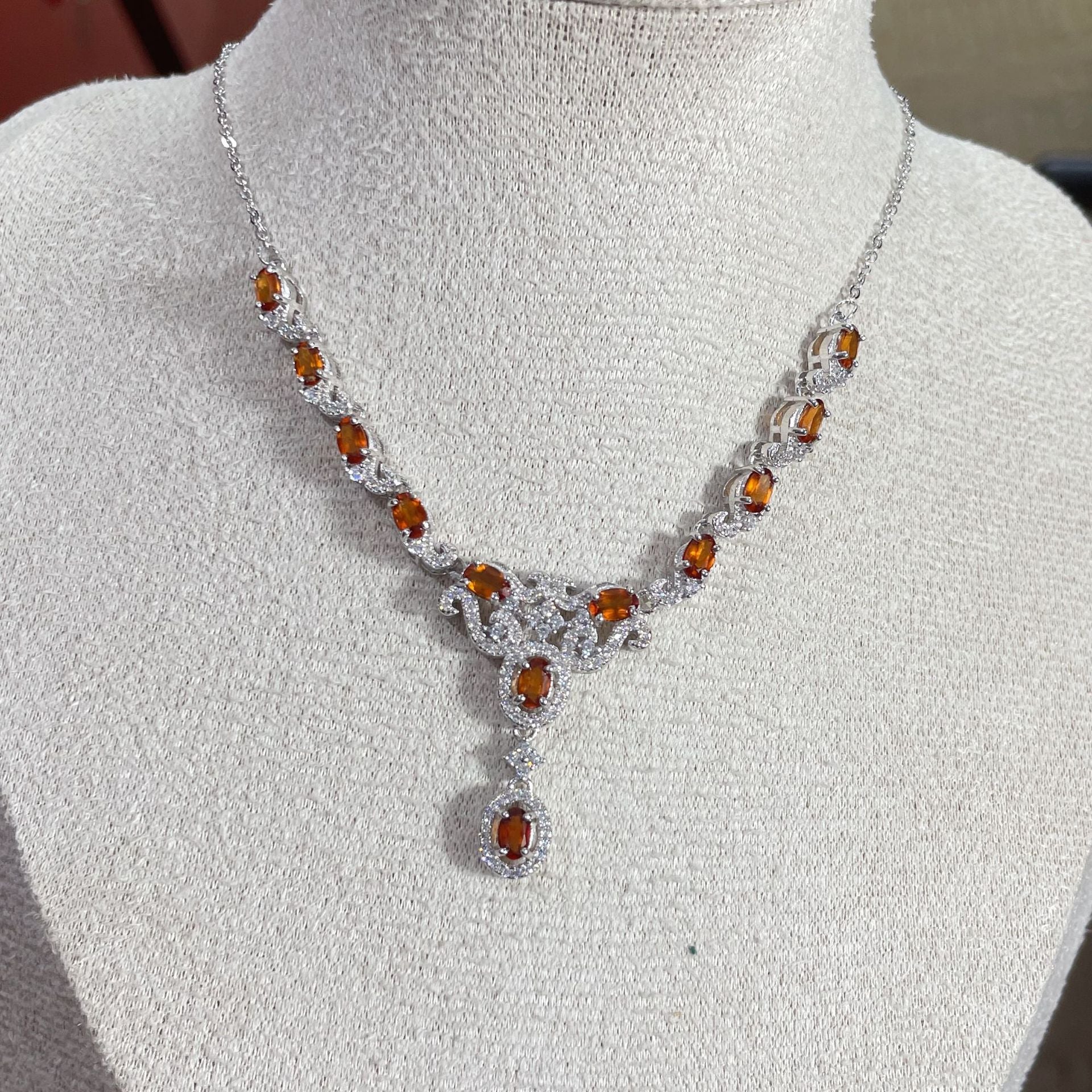 S925 Silver Inlaid Natural Fenda Garnet Luxury Y-shaped Necklace