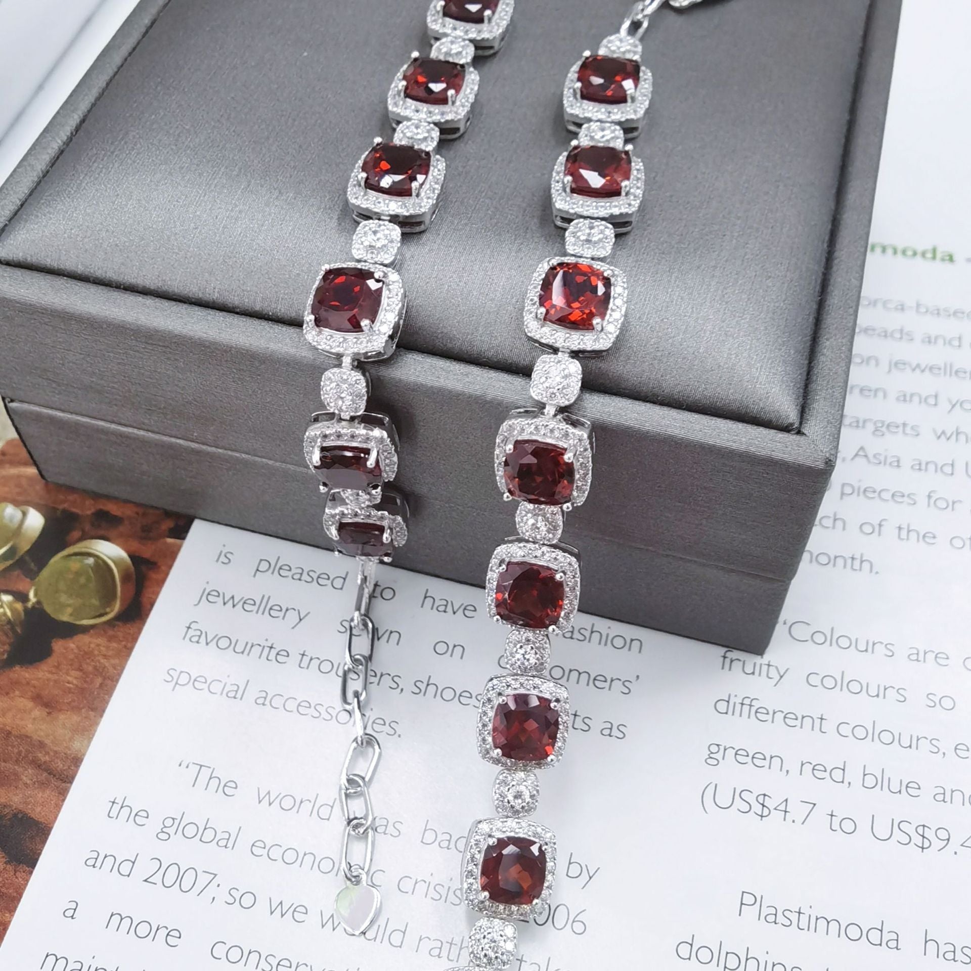 S925 Silver Platinum Plated Inlaid Garnet Bracelet