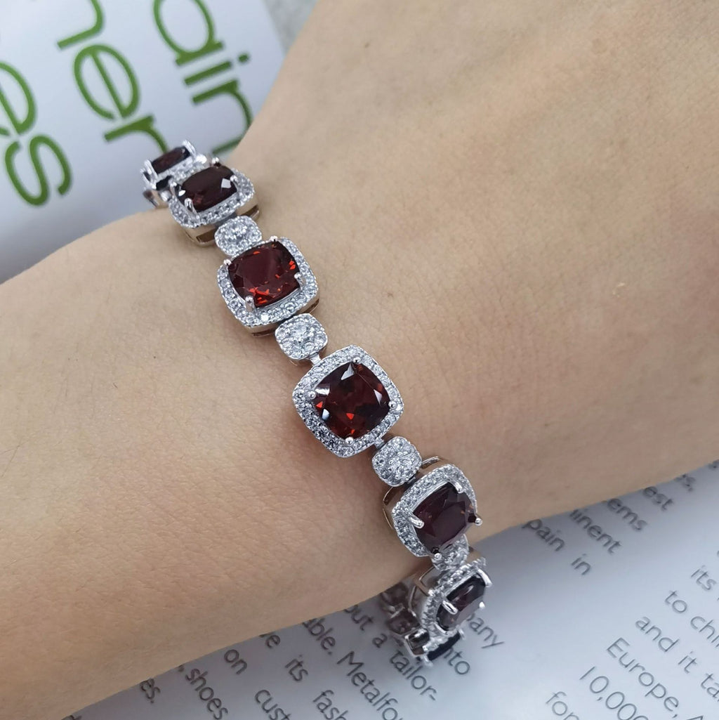 S925 Silver Platinum Plated Inlaid Garnet Bracelet