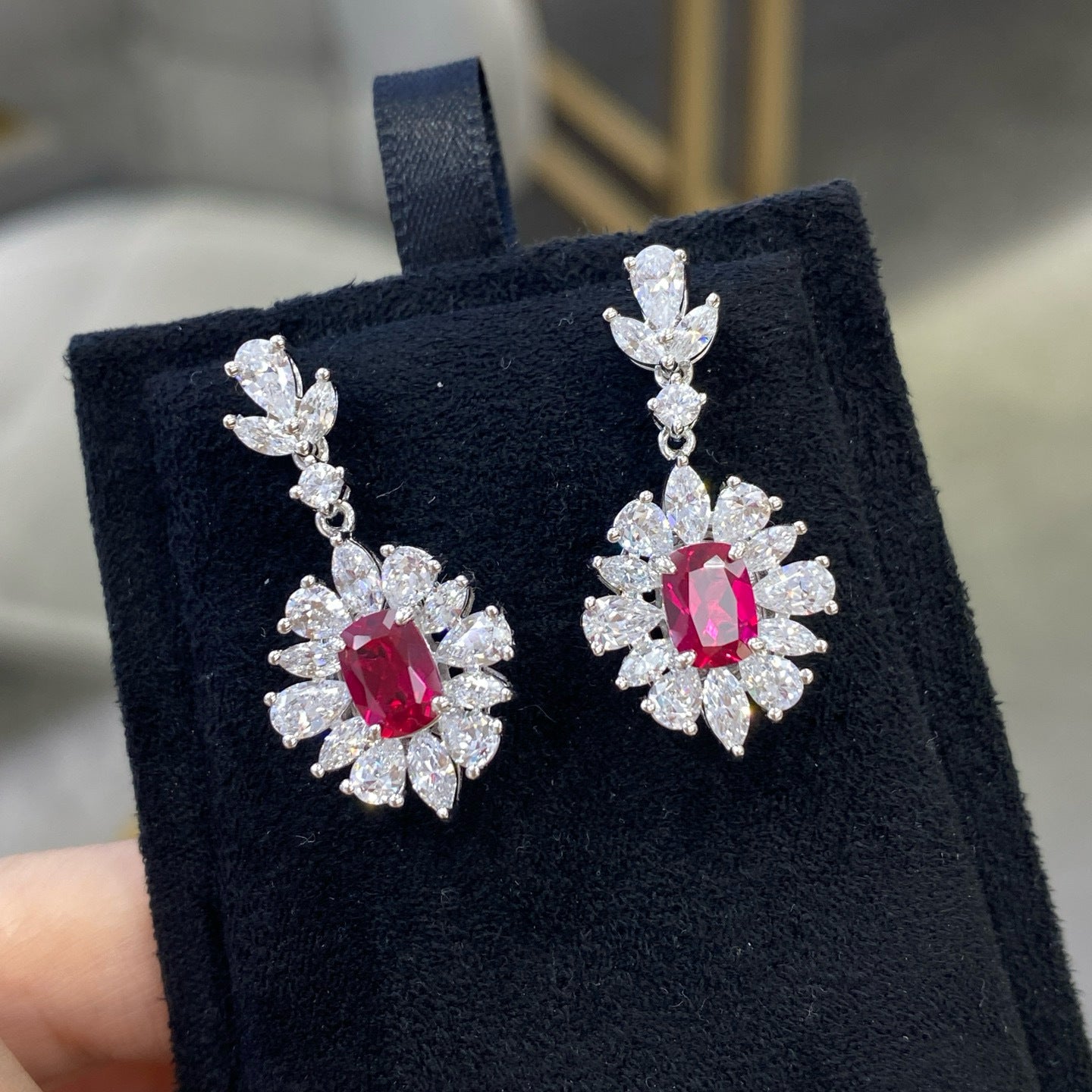 S925 Sterling Silver Ou Meihao 1 karat Pillow Earrings Laboratory Color Treasure Earrings