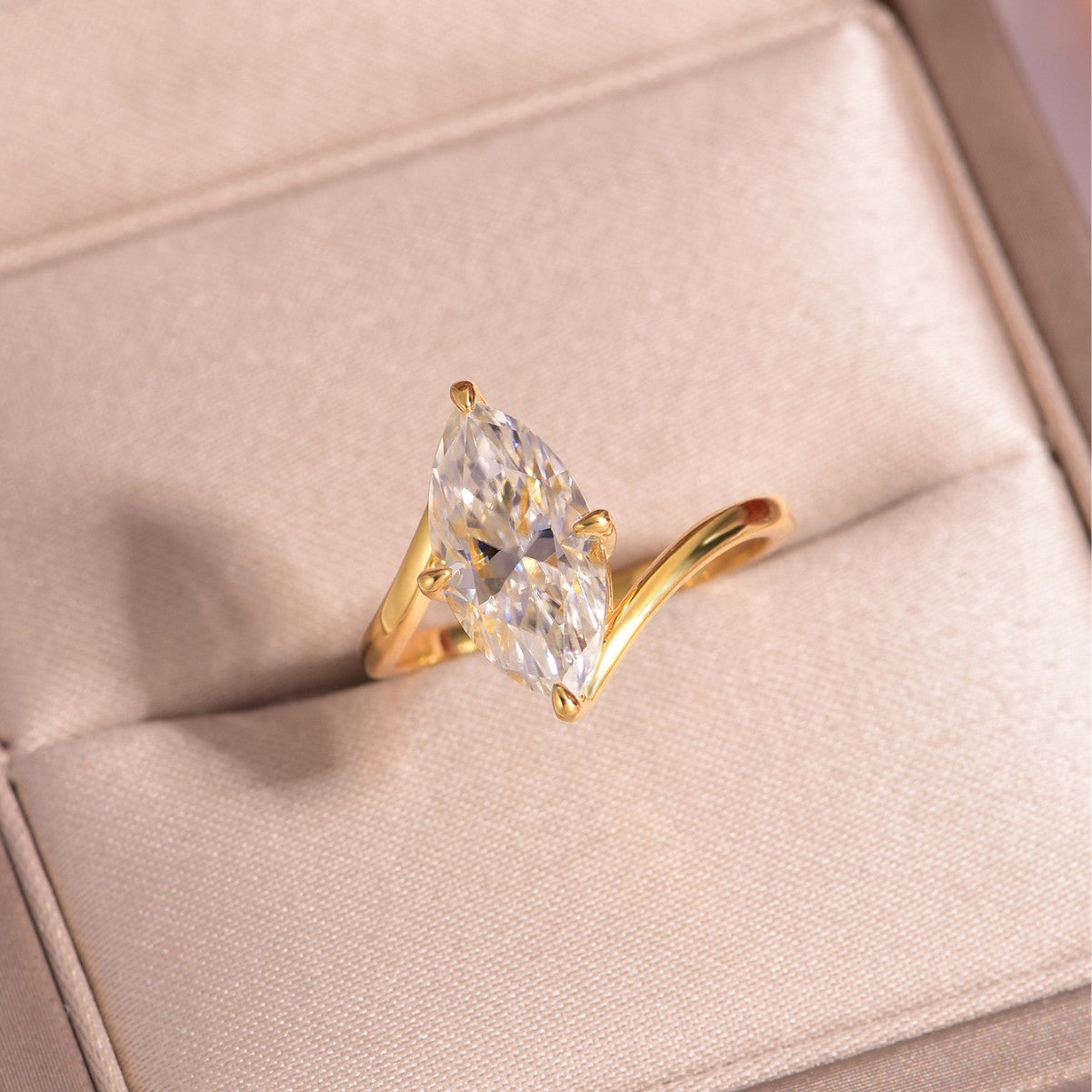 S925 Silver Gold Moissanite Ring Horse Eye Main Stone Simple Luxury Design Women's Commuting Hot Sale