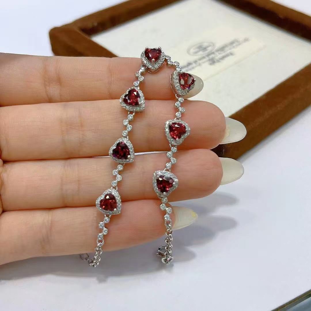 S925 Silver Platinum Plated Inlaid Natural Magnesia Garnet Main Stone Size 5mm Bracelet