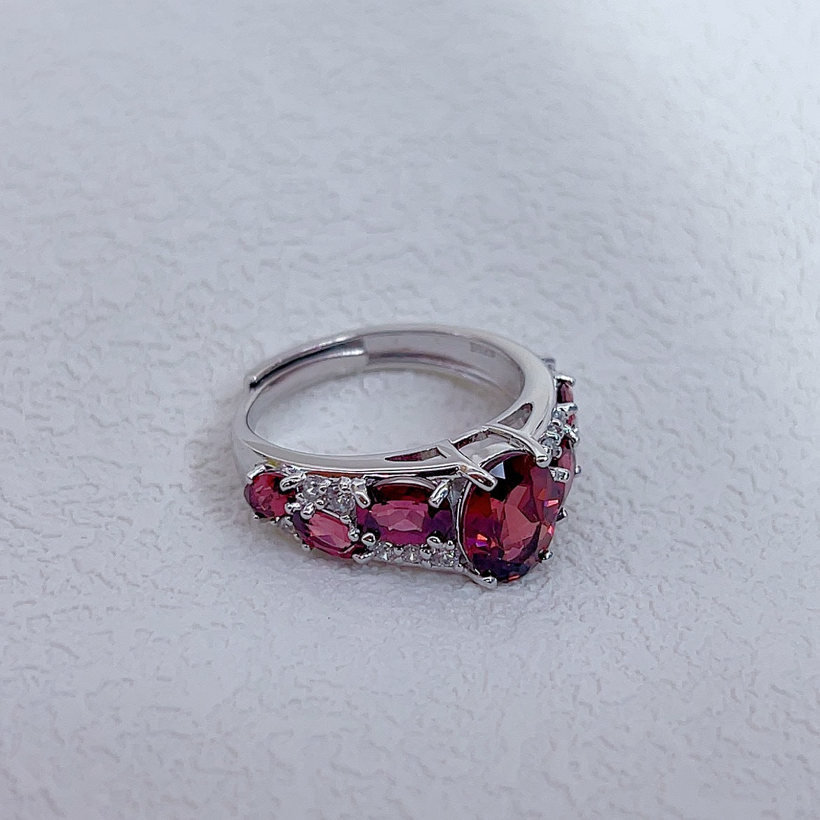 S925 Silver Platinum Plated Inlaid Magnesium Aluminum Garnet Main Stone 7*9mm Ring