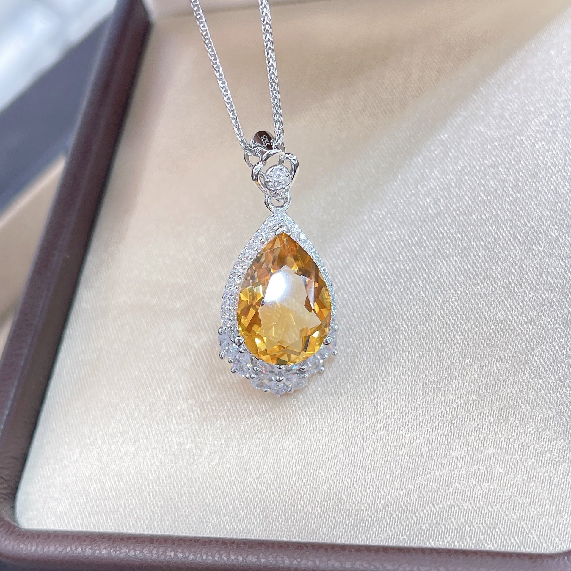 Light Luxury Design Sense Colorful Treasure S925 Silver Plated 18K Gold Natural Yellow Crystal Set
