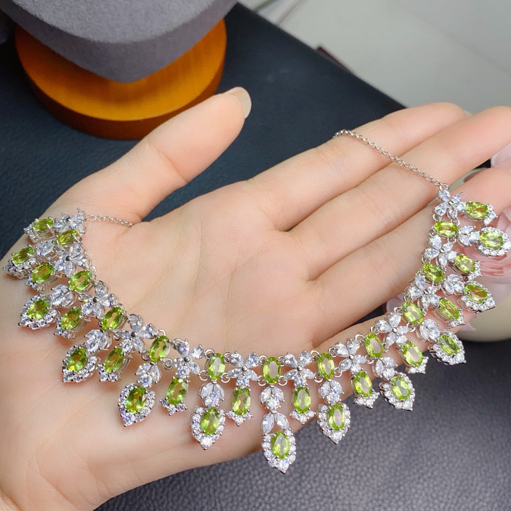 S925 Silver Inlaid Electroplated White Gold Main Stone Size 4*6mm Natural Peridot Necklace