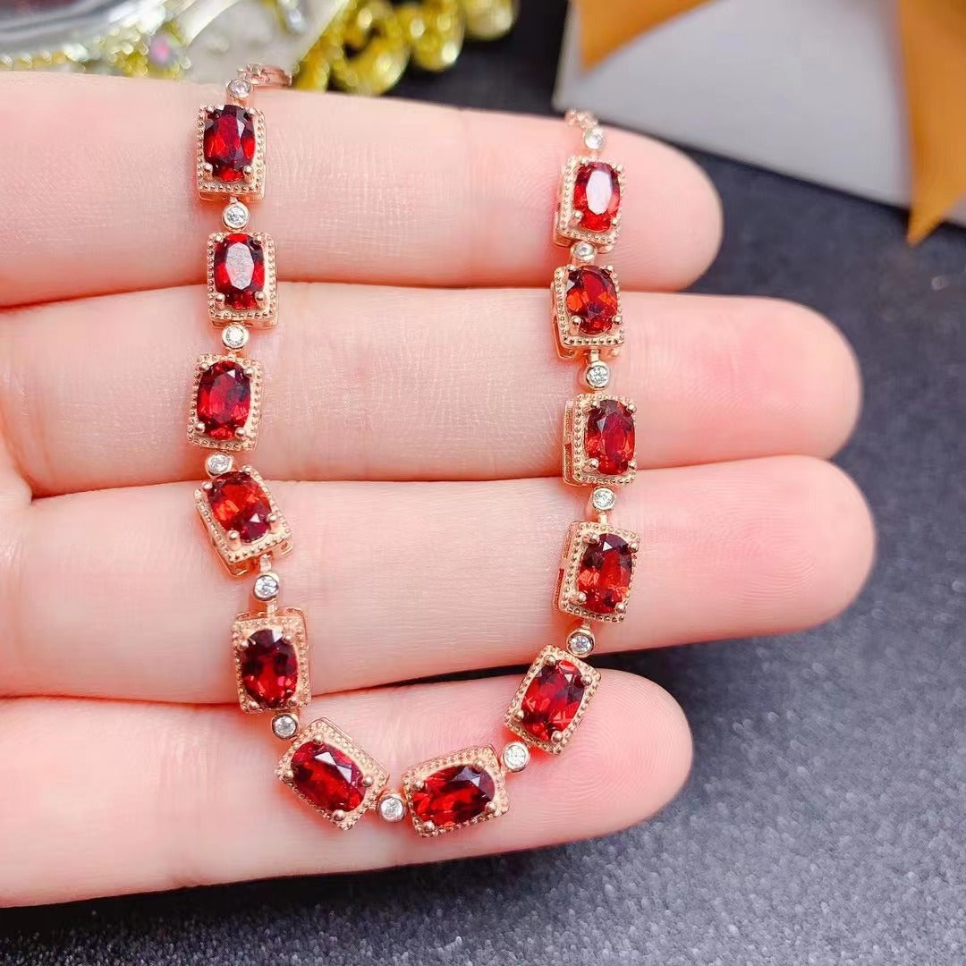 Natural Mozambique Full Pure Body Full Fire Color Sweet Temperament Garnet Gemstone Bracelet