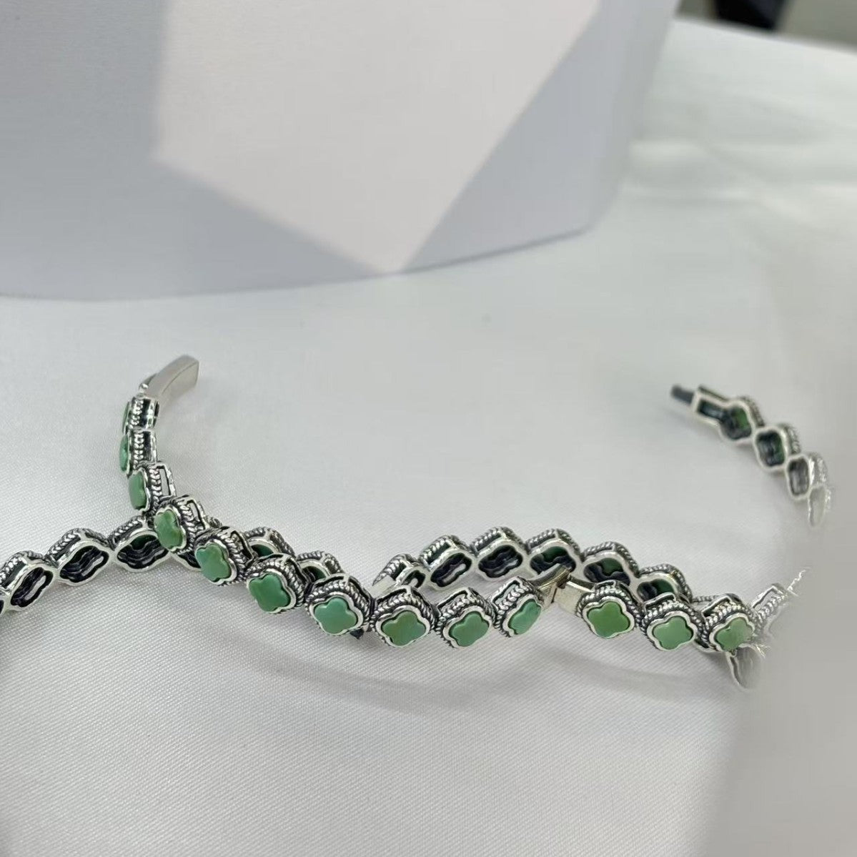 Natural Green Turquoise S925 Silver Inlaid Thick Silver Vintage Four-Leaf Clover Bracelet