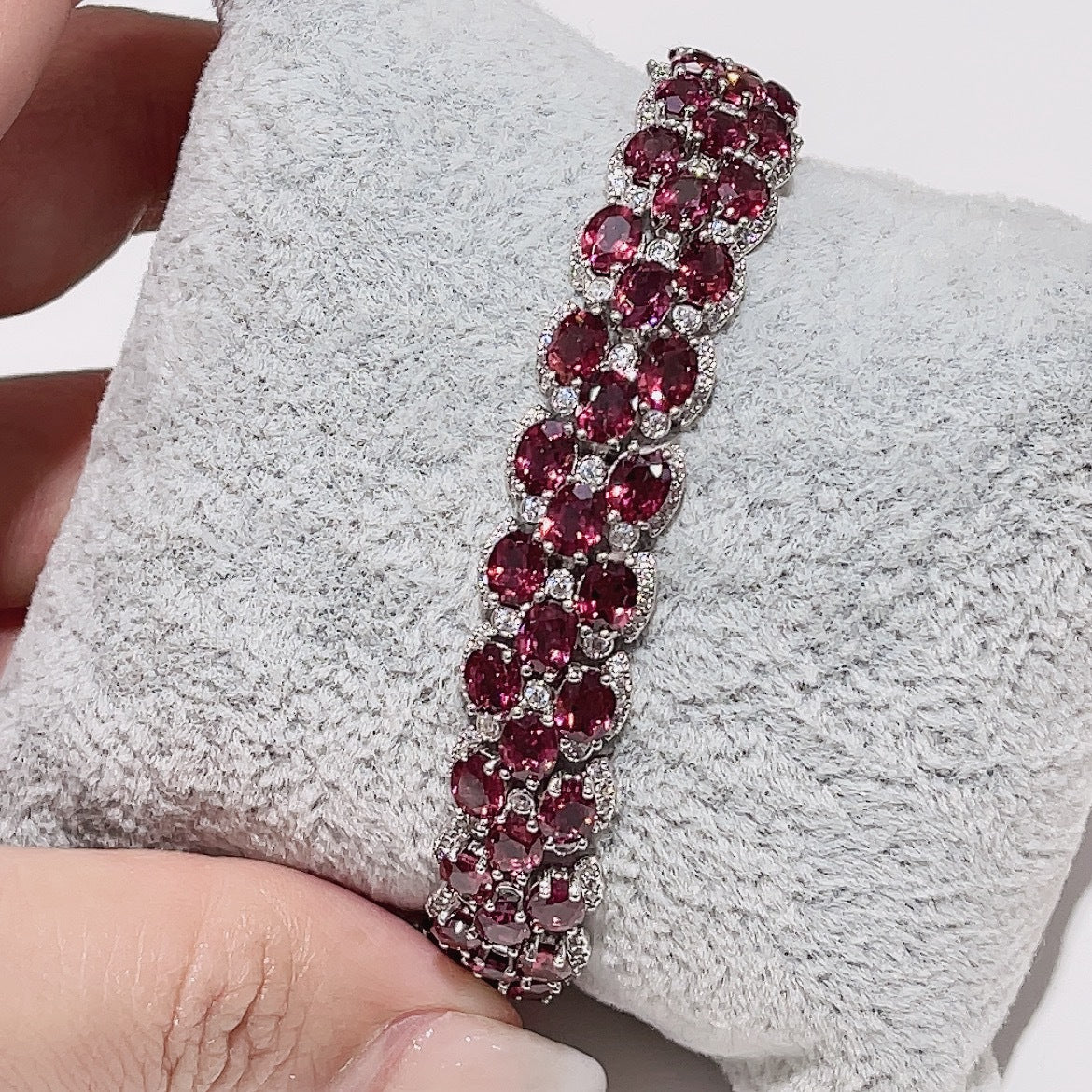 S925 Silver Plated Inlaid Magnesium Aluminum 4*5mm*52 Garnet Bracelet