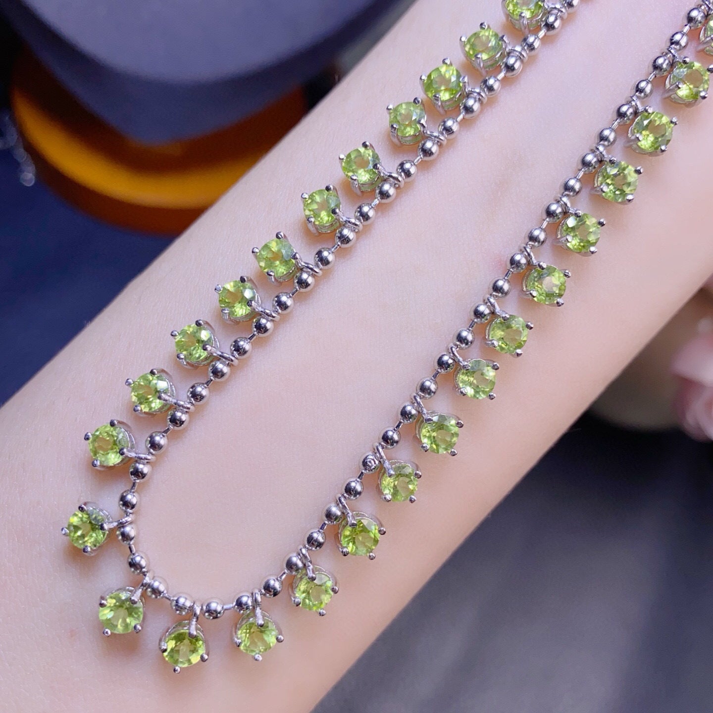 925 Silver Plated Platinum Main Stone Size 4*4mm Natural Olivine Necklace