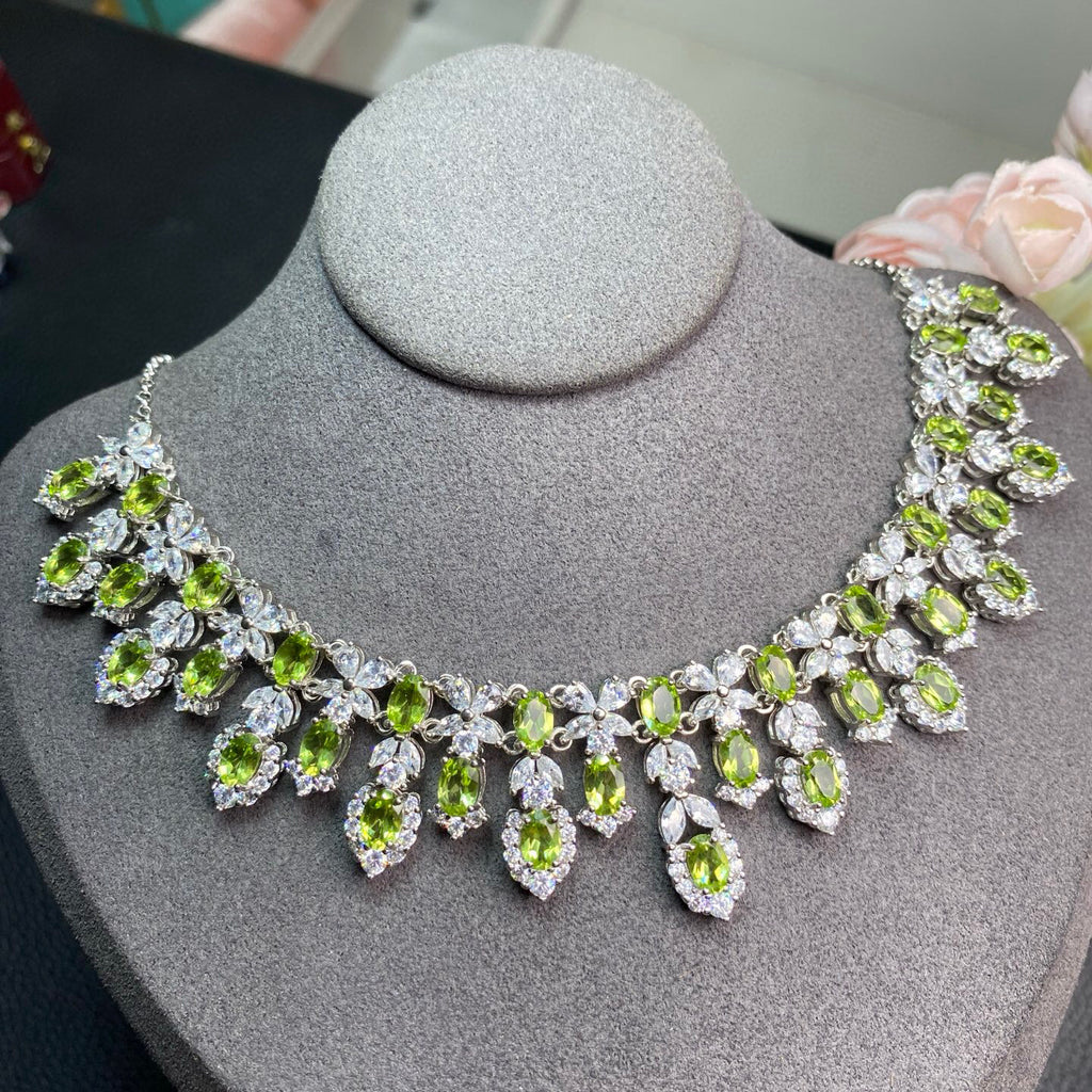 S925 Silver Inlaid Electroplated White Gold Main Stone Size 4*6mm Natural Peridot Necklace