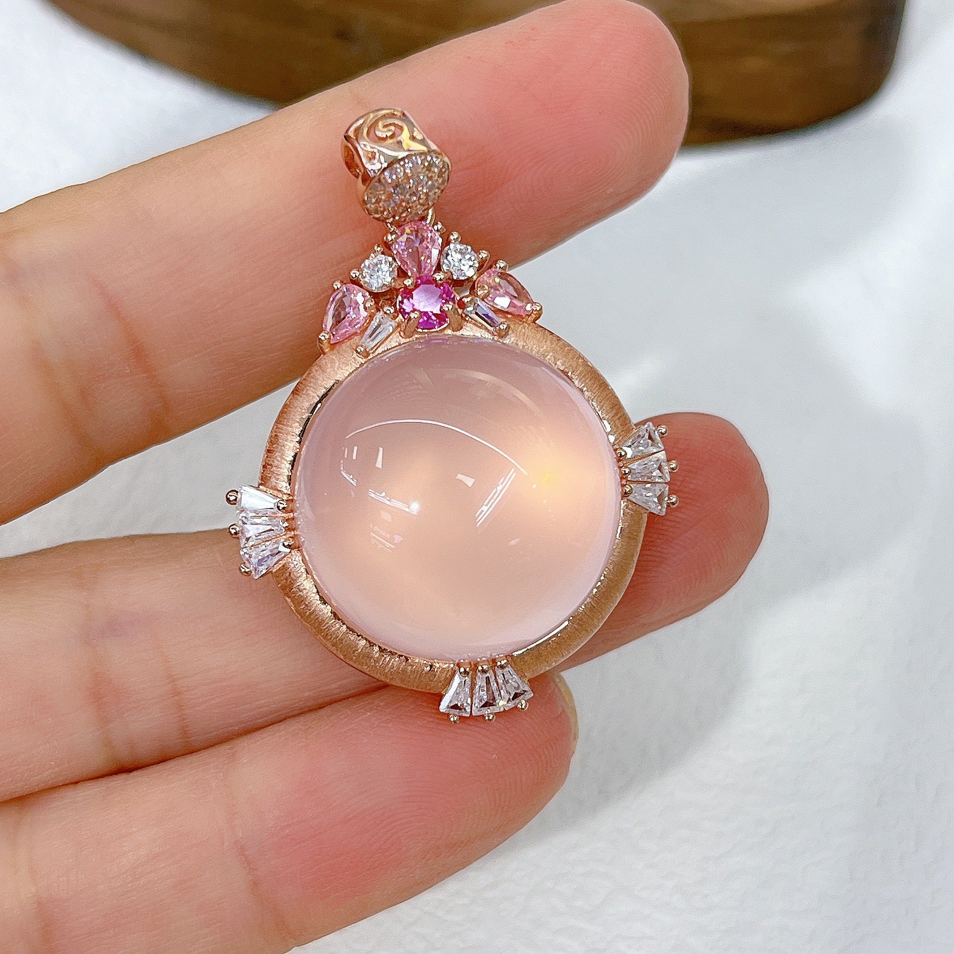 S925 Silver Platinum Plated Inlaid Main Stone 20mm Pink Quartz Hibiscus Stone Pendant