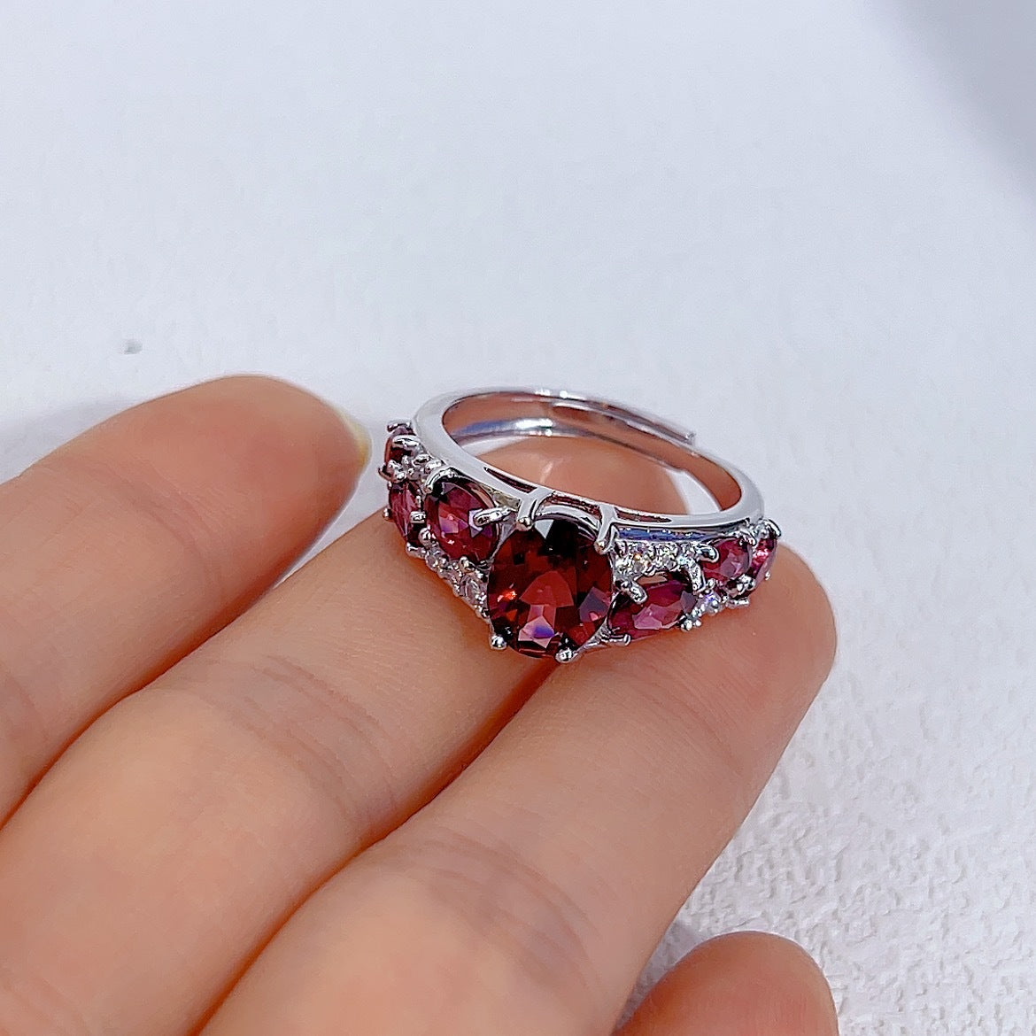 S925 Silver Platinum Plated Inlaid Magnesium Aluminum Garnet Main Stone 7*9mm Ring