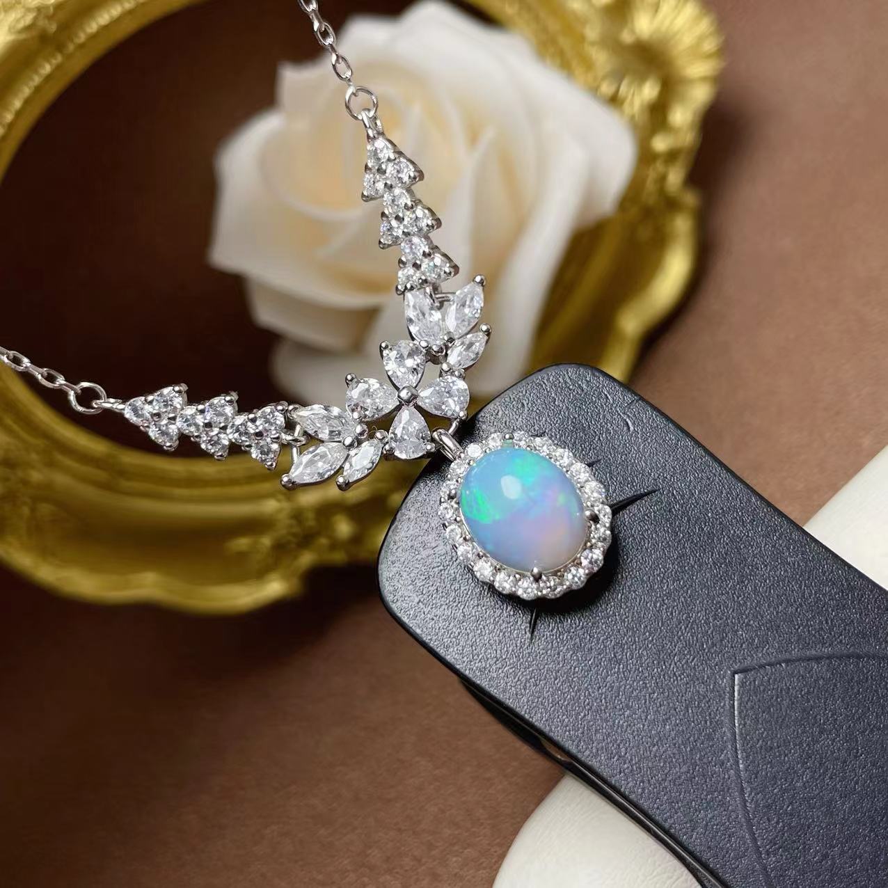 925 Silver Inlaid Natural Opal Women's Necklace Simple Versatile Diamond Clavicle Chain