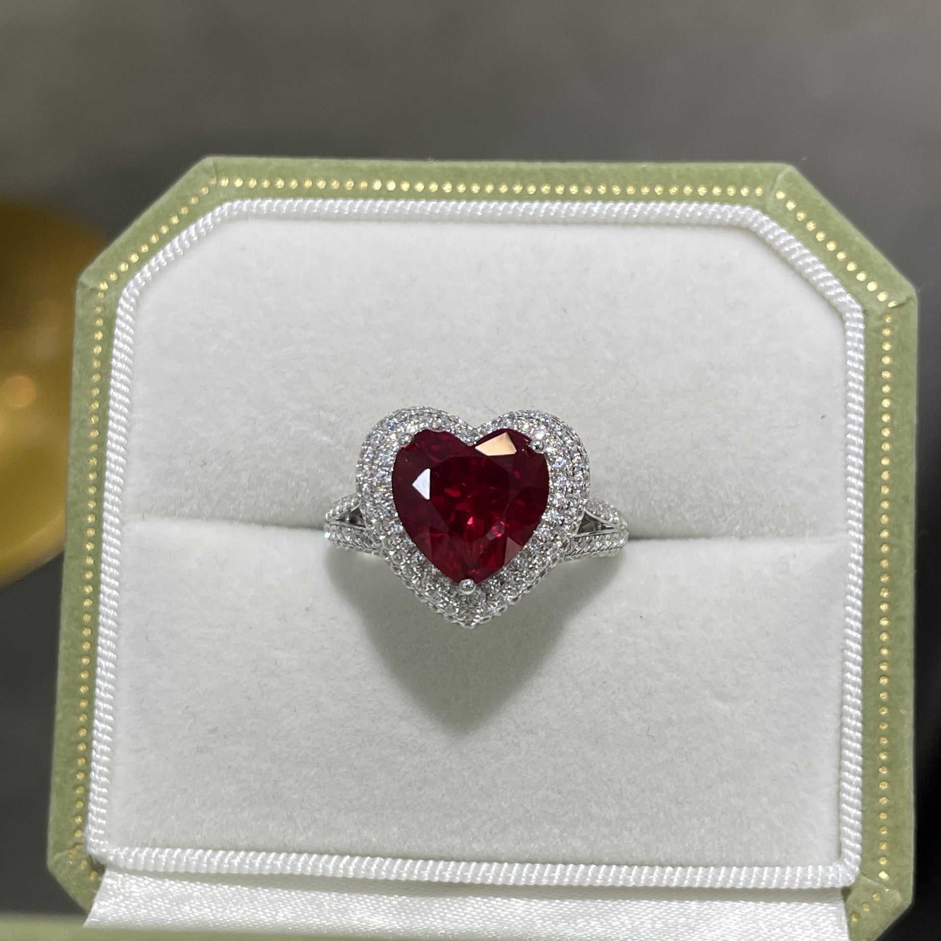 Vintage 4 Carat Heart S925 Silver Premium Lab-Grown Blood Pigeon Red Ring