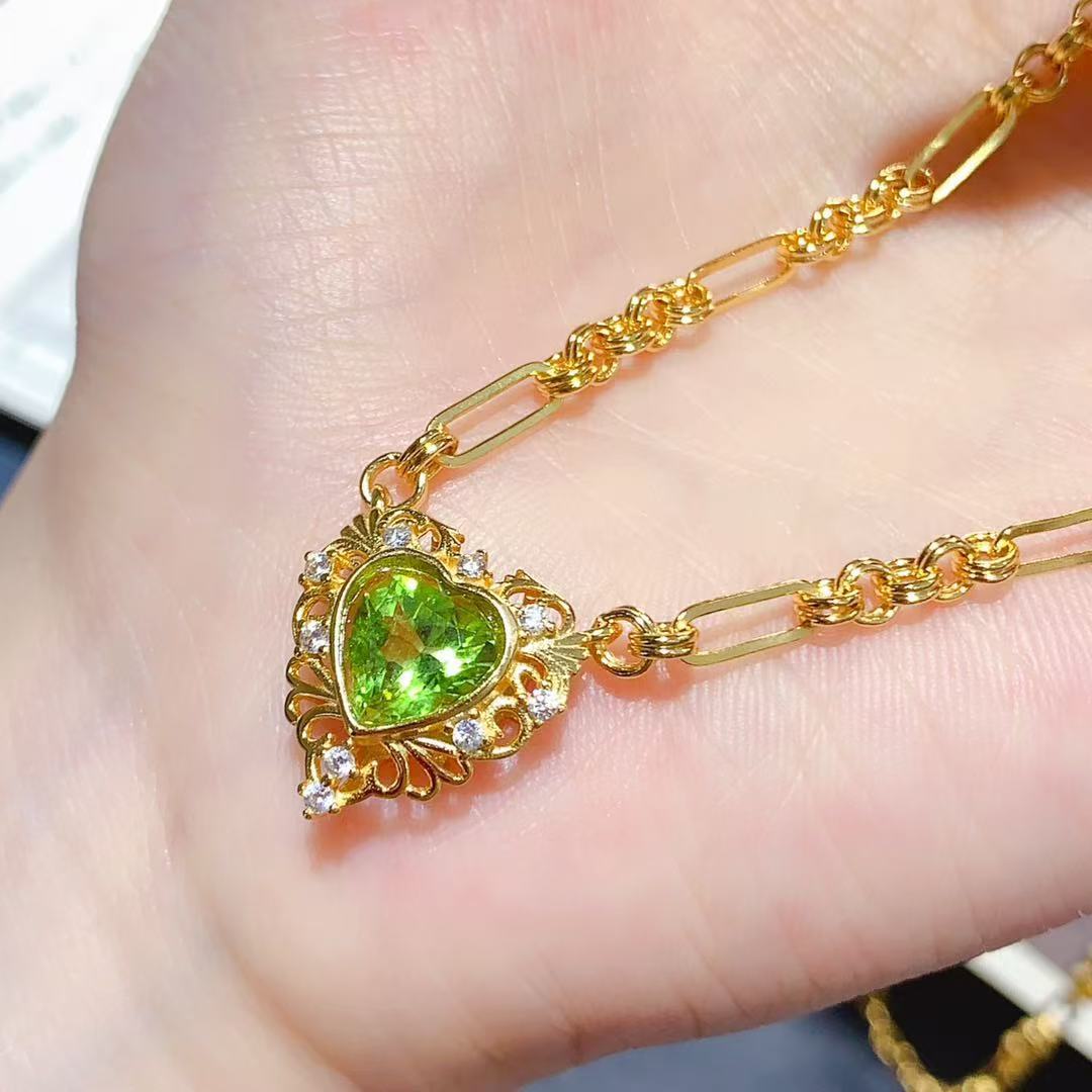 S925 Sterling Silver Inlaid Natural Peridot Necklace Heart Exquisite Light Luxury Vintage Style Versatile Collarbone Chain