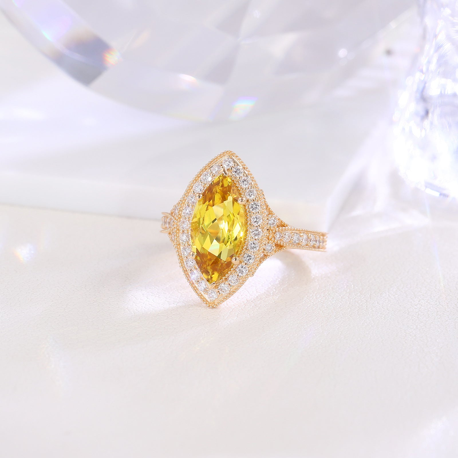 14K Gold 4ct Marquise Cultured Yellow Crystal Ring Light Luxury Vintage Gold Edge Inlaid Ring