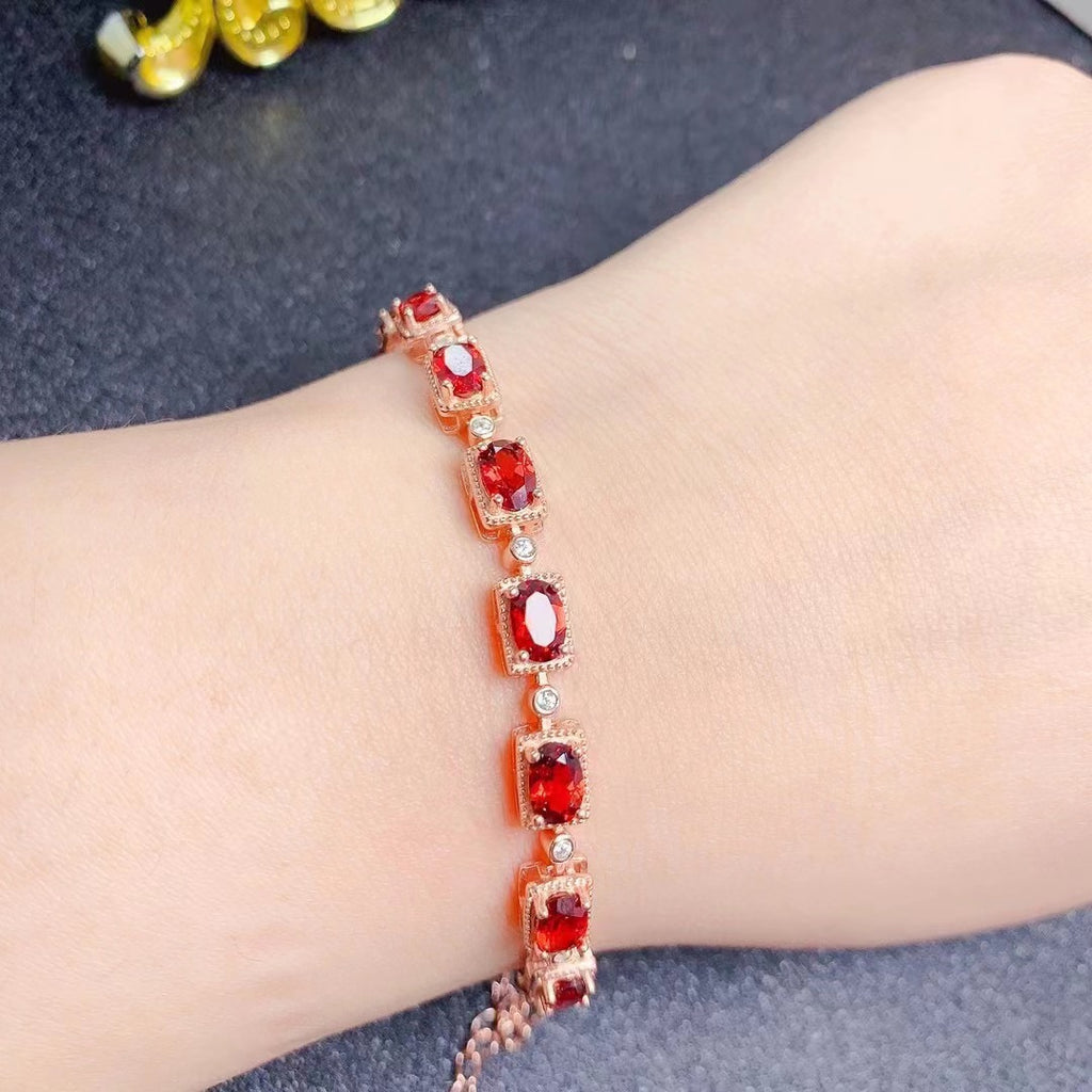 Natural Mozambique Full Pure Body Full Fire Color Sweet Temperament Garnet Gemstone Bracelet
