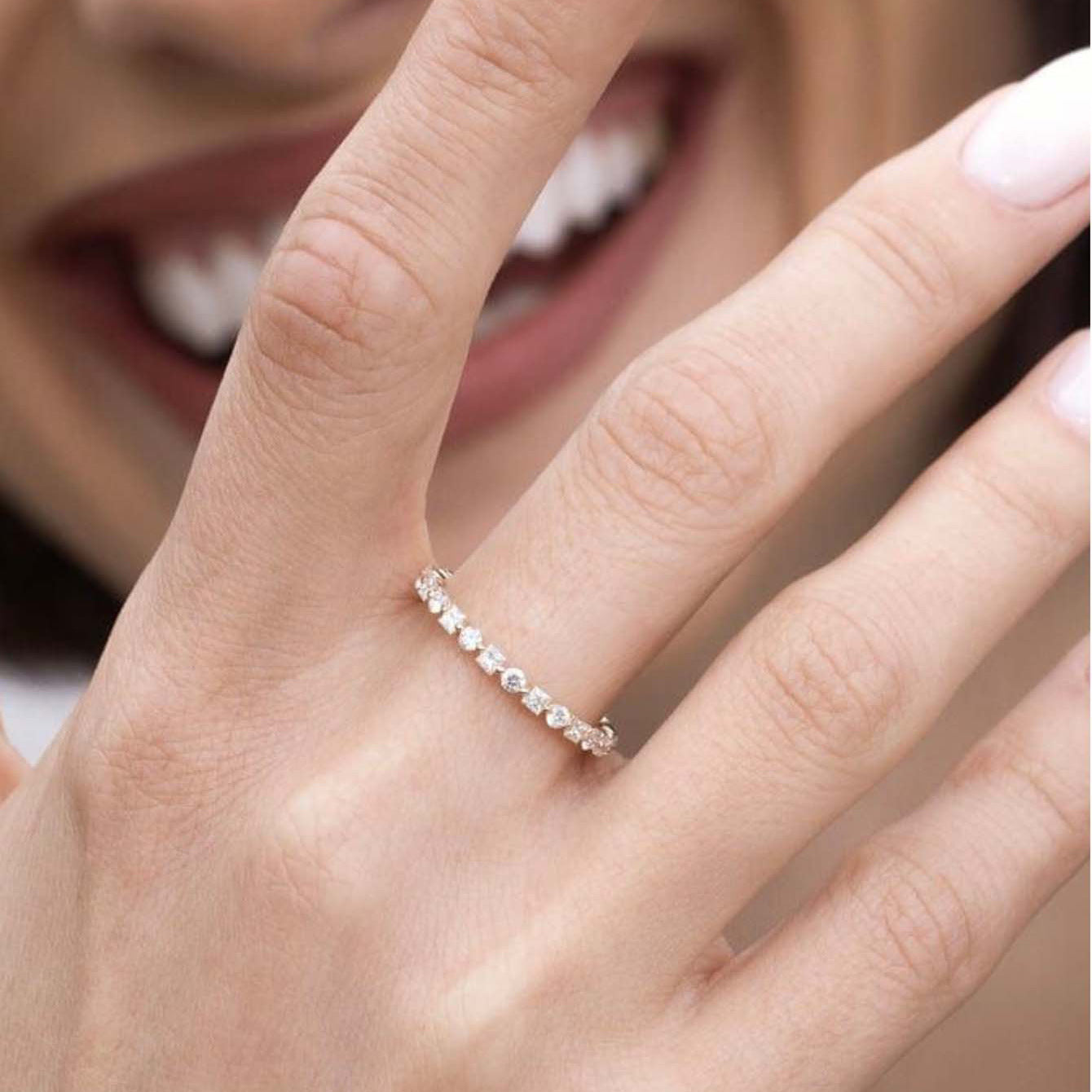 S925 Silver Full Circle Moissanite Ring Alternating Inlay Independent Stand Hot Selling Ring