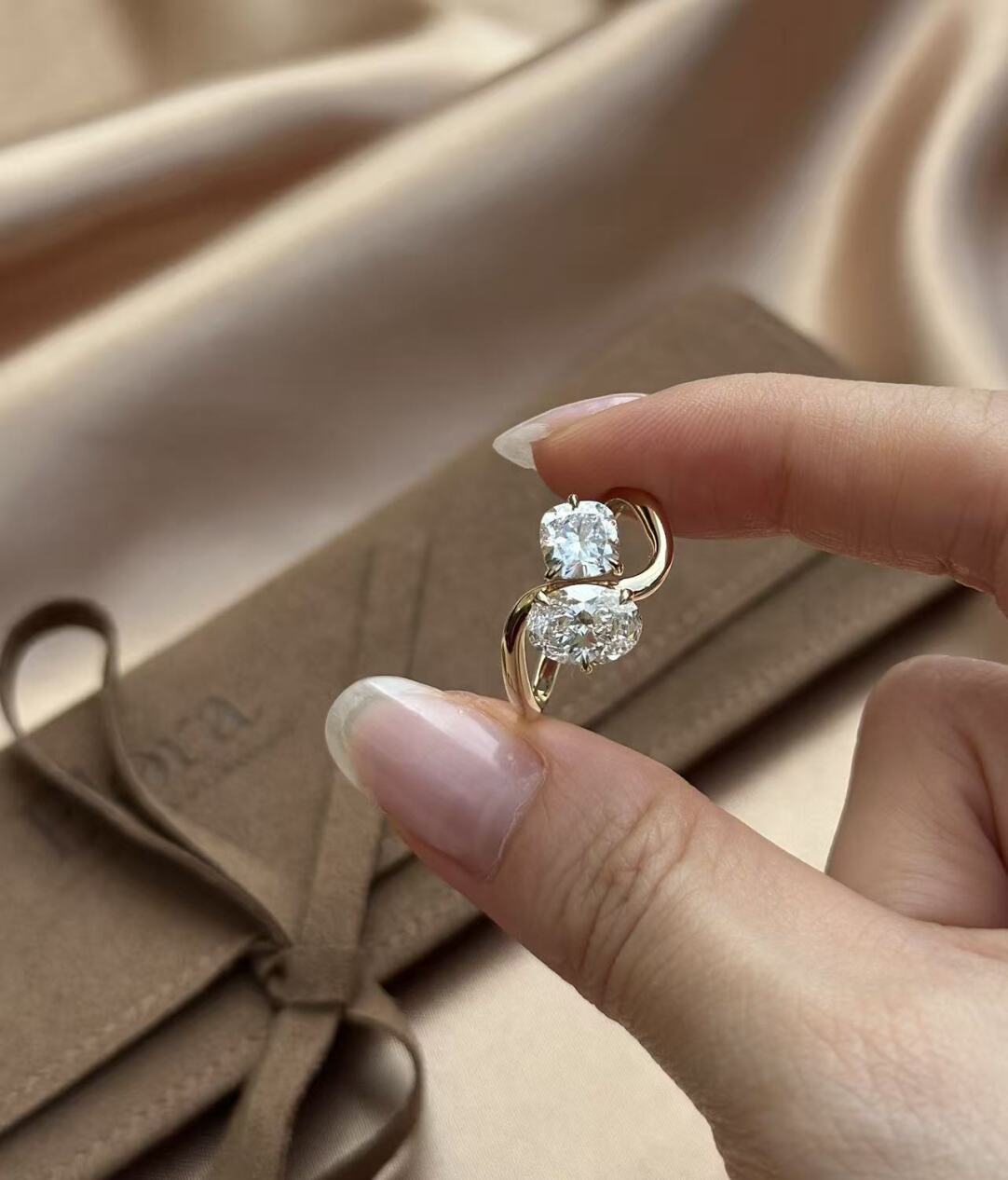 Double Stone Twist Arm Cultivated Diamond Ring Main Stone 1.22ct + Secondary Stone 1.01ct