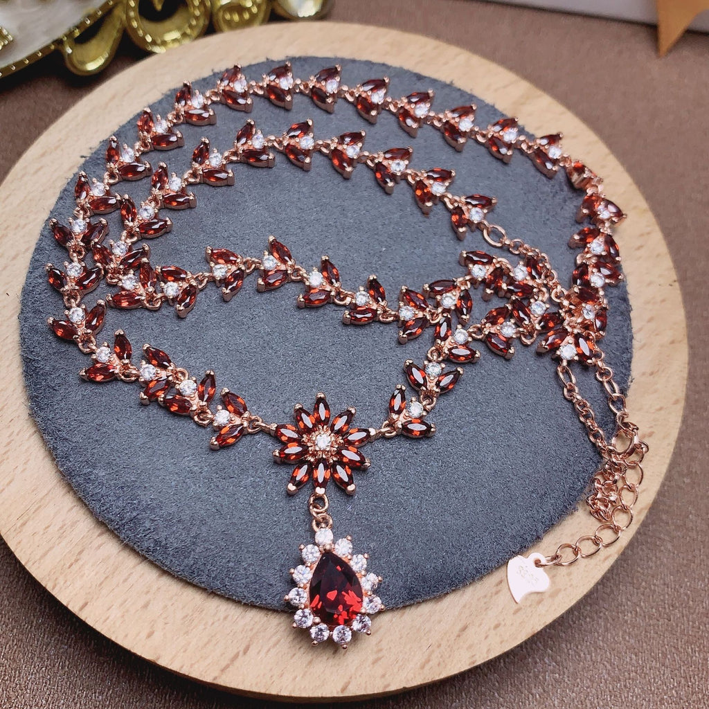 925 Silver Inlaid Natural Mozambique Garnet Pendant Engagement Valentine's Day Gift Palace Style Collarbone Chain