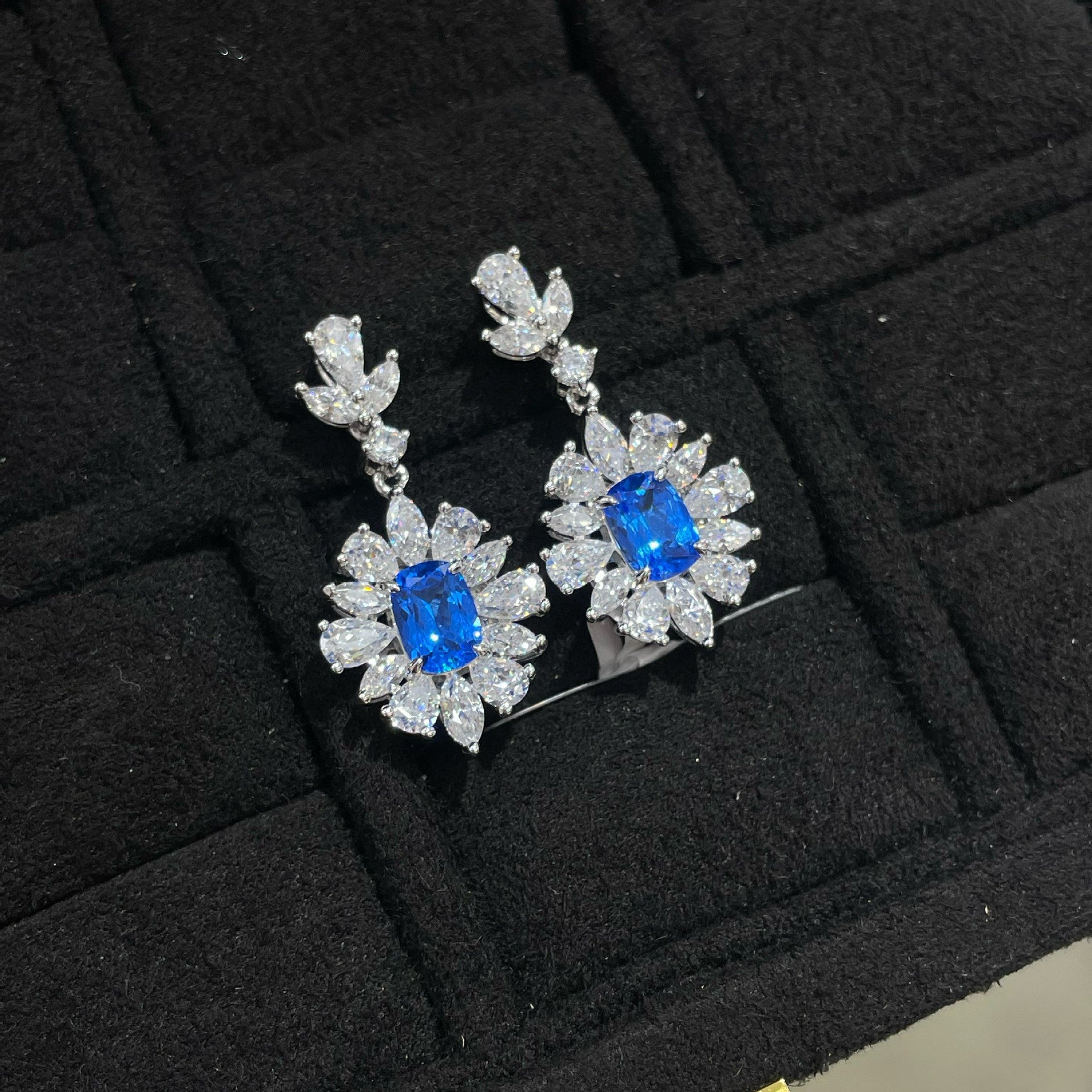 S925 Sterling Silver Ou Meihao 1 karat Pillow Earrings Laboratory Color Treasure Earrings