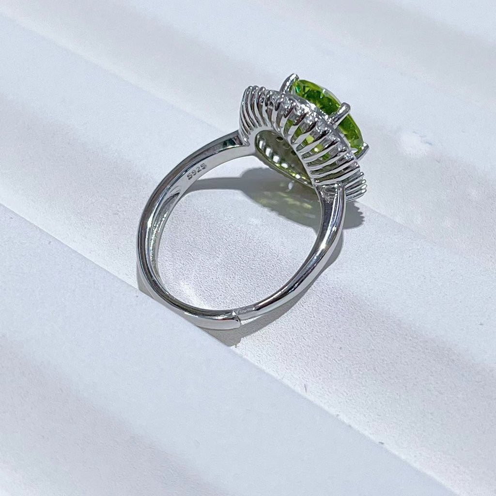 S925 Silver Platinum Plated Inlaid 8*10mm*1 Peridot Ring