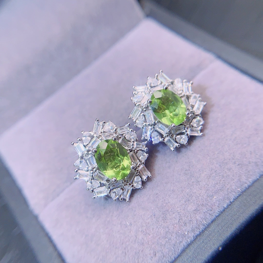Fashionable Design Sense Light Luxury Style Oval 6*8mm S925 Sterling Silver Natural Peridot Earrings